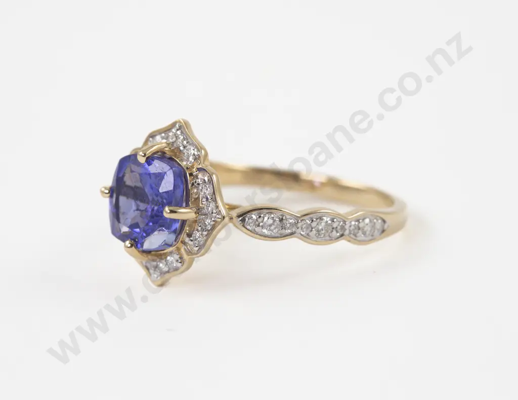 14ct 35Stone Tanzanite and Diamond Cluster Ring Image 1++