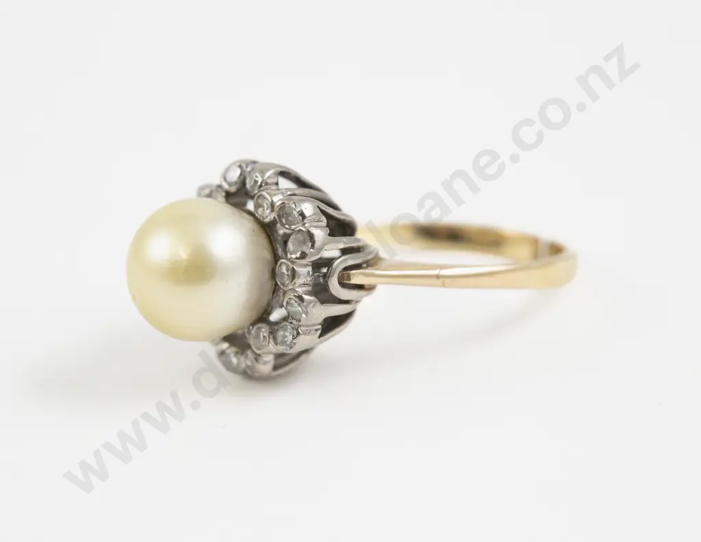 18ct 19Stone Diamond and Cultured Pearl Cluster Ring Image 1++