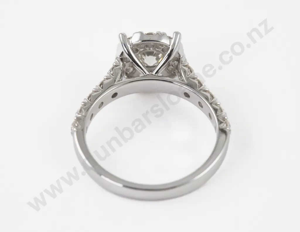 18ct White Gold 20Stone Diamond Cluster Ring Image 1++