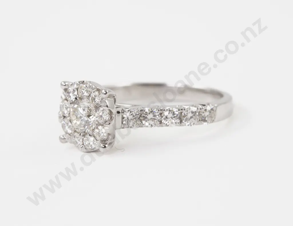18ct White Gold 20Stone Diamond Cluster Ring Image 1++