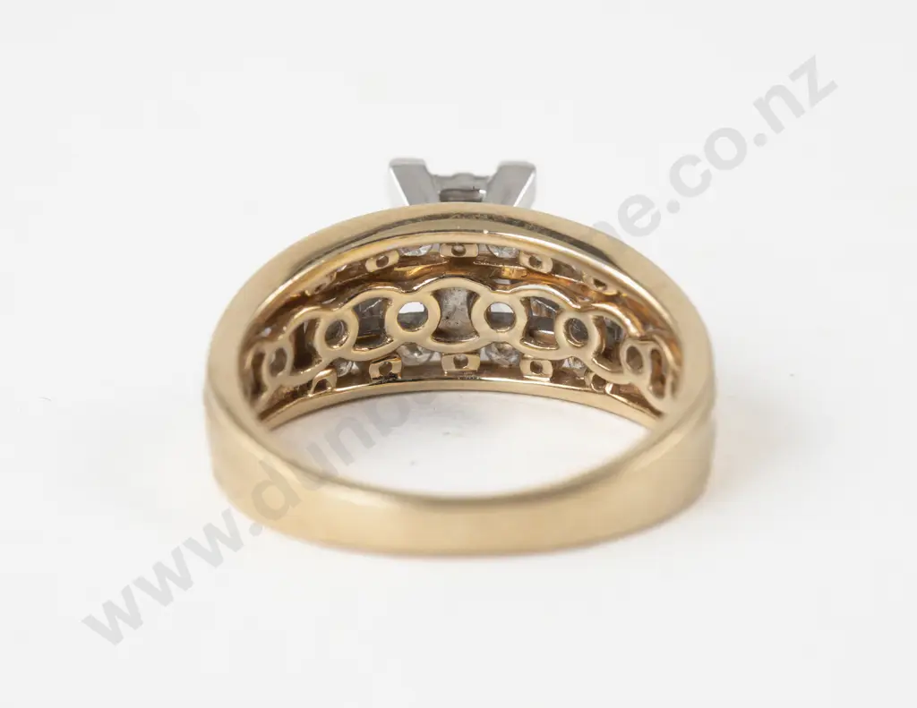 14ct 40Stone Diamond Ring Image 1++