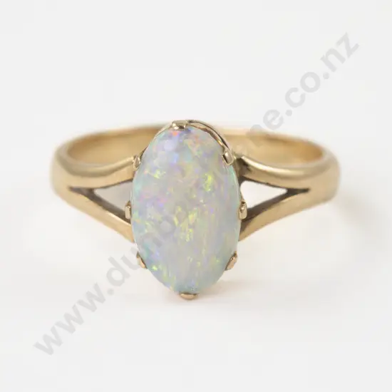 18ct Single Stone Opal Ring