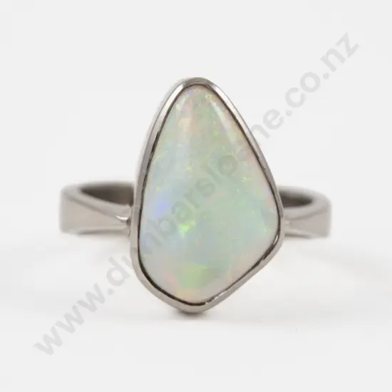 NZ Jeweller Tony Williams 18ct White Gold Single Opal Ring