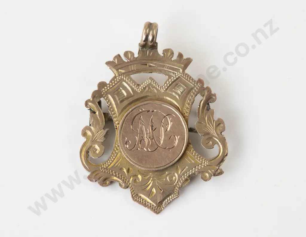 Edwardian 9ct Shield Brooch/Pendant Image 1++