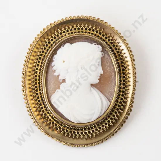 Victorian 15ct Framed Classical Portrait Cameo Brooch