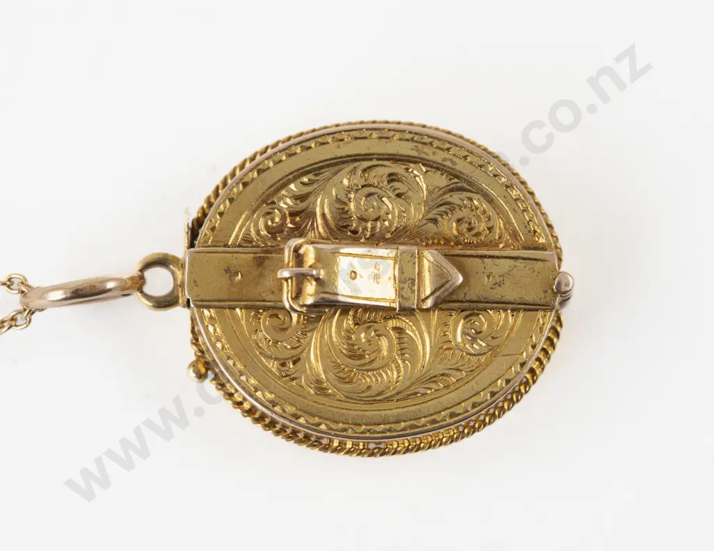 Victorian 15ct Photo Locket Pendant Image 1++