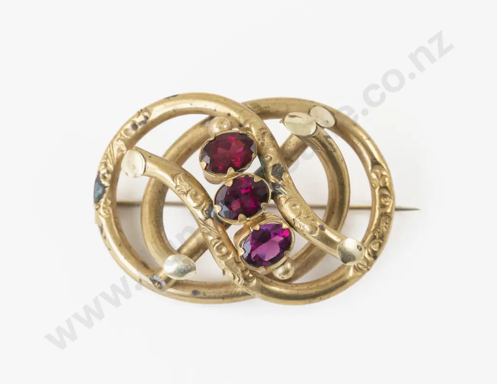 Victorian Gold Plated Three Stone Garnet Brooch Image 1++
