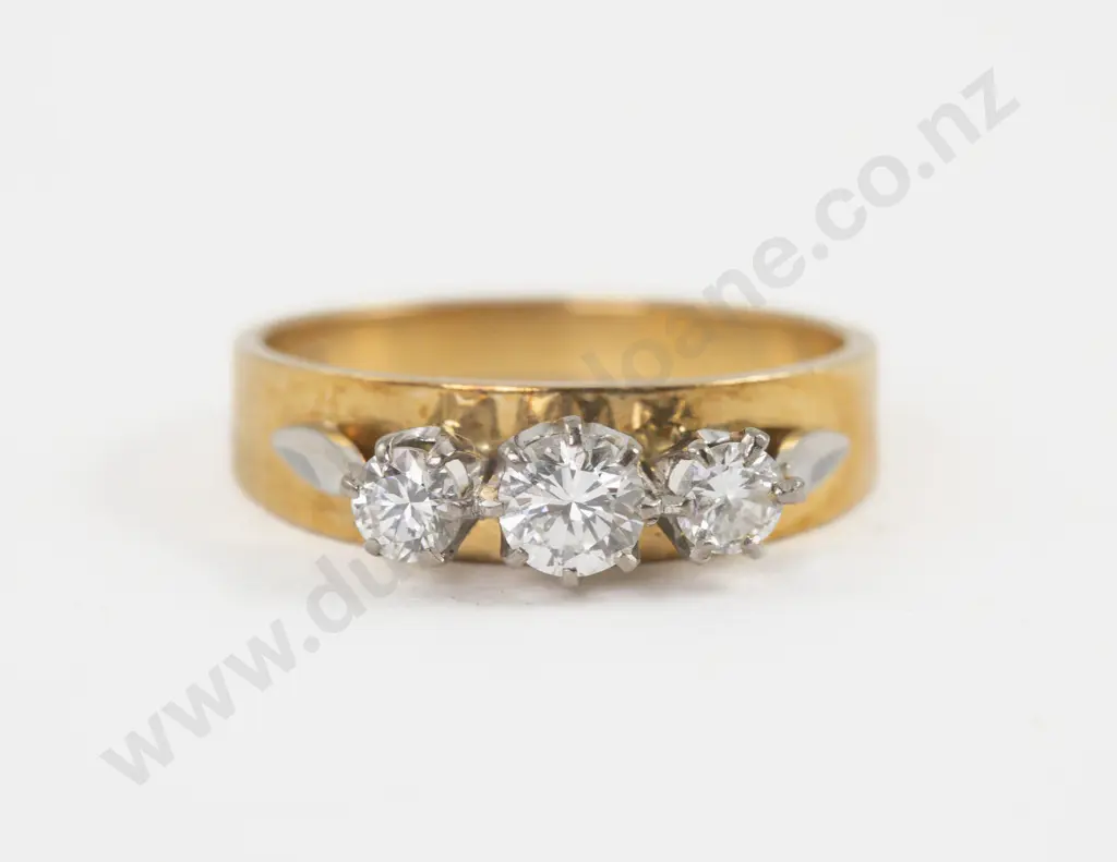 18ct Three Stone Diamond Band Ring Image 1++
