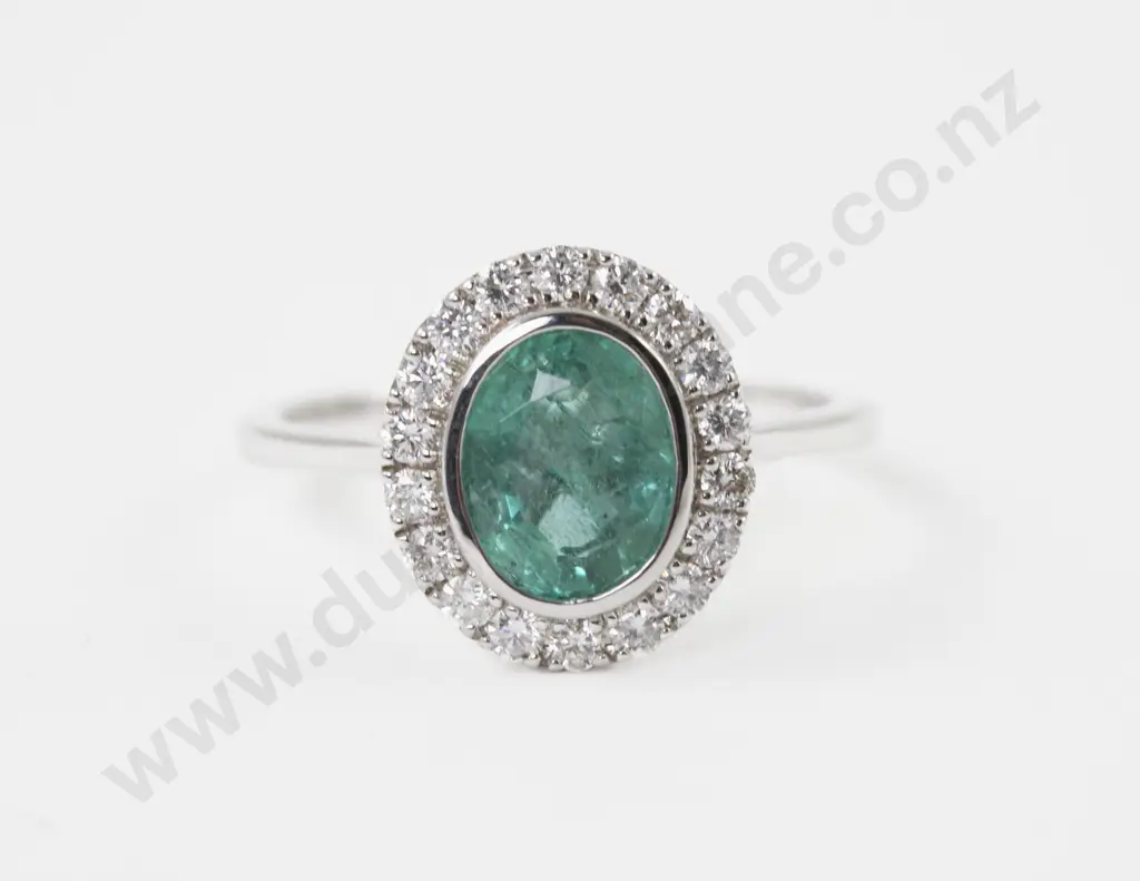 14ct White Gold 19Stone Emerald and Diamond Cluster Ring Image 1++