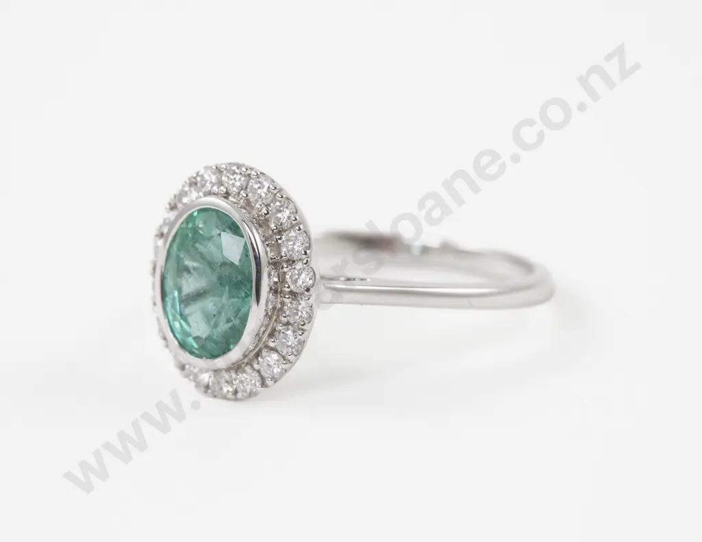 14ct White Gold 19Stone Emerald and Diamond Cluster Ring Image 1++