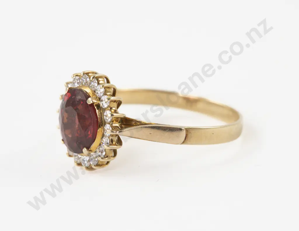 18ct 19Stone Garnet and Cubic Zirconia Cluster Ring Image 1++