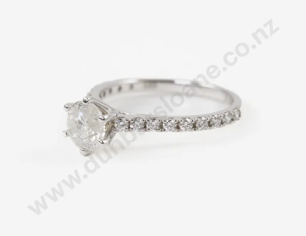 14ct White Gold 19Stone Diamond Ring Image 1++