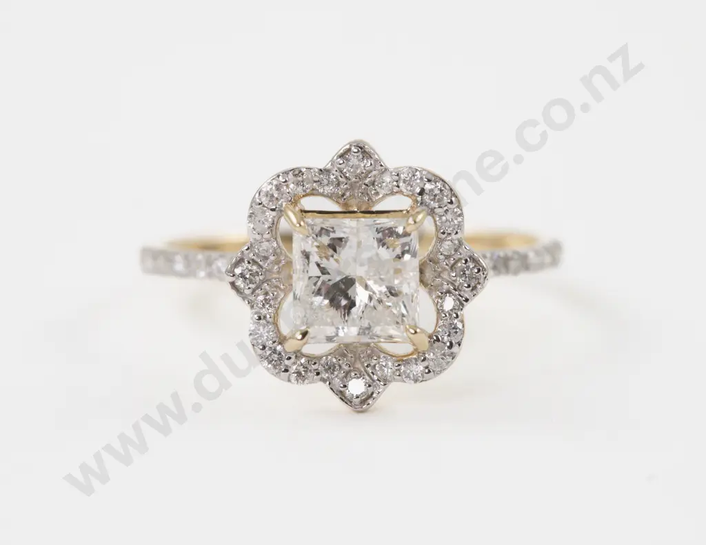 14ct 43Stone Diamond Cluster Ring Image 1++