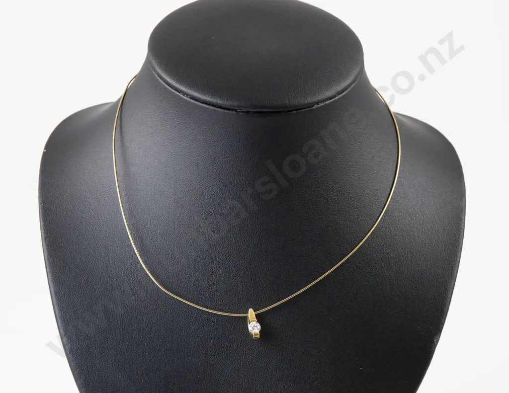 18ct Modern Solitaire Diamond Pendant Image 1++