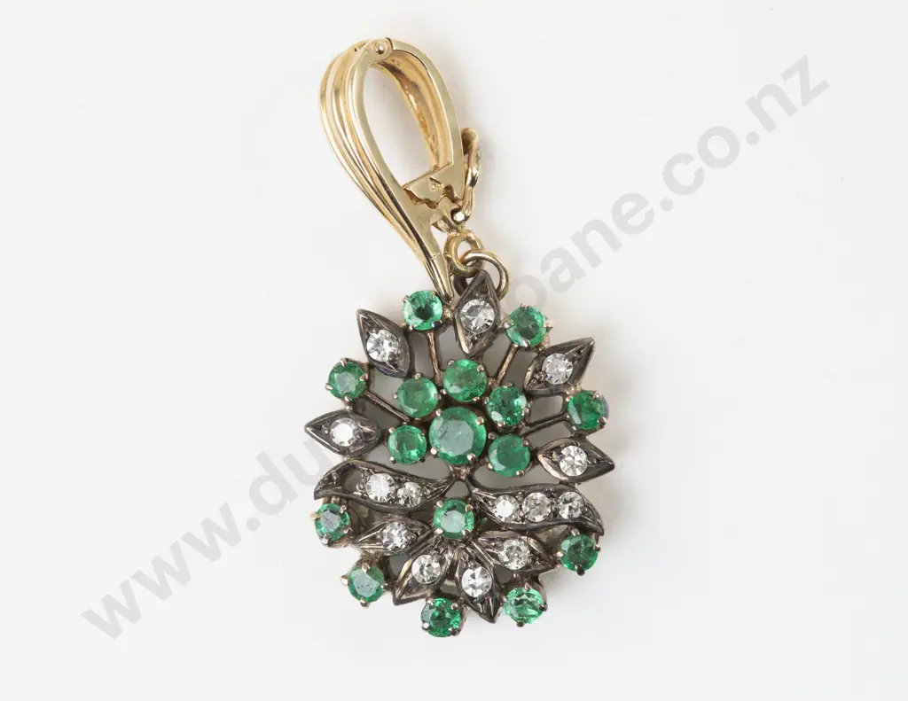 14ct 30Stone Emerald and Diamond Cluster Pendant Image 1++