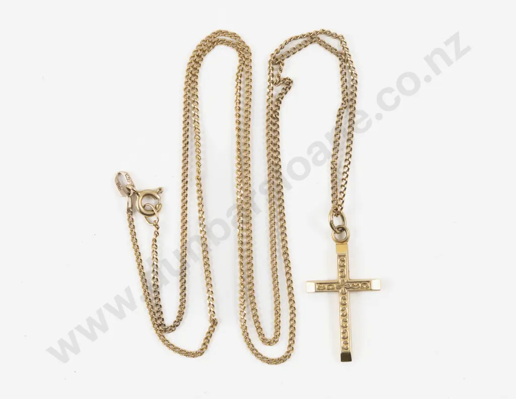 9ct Engraved Cross Pendant Image 1++
