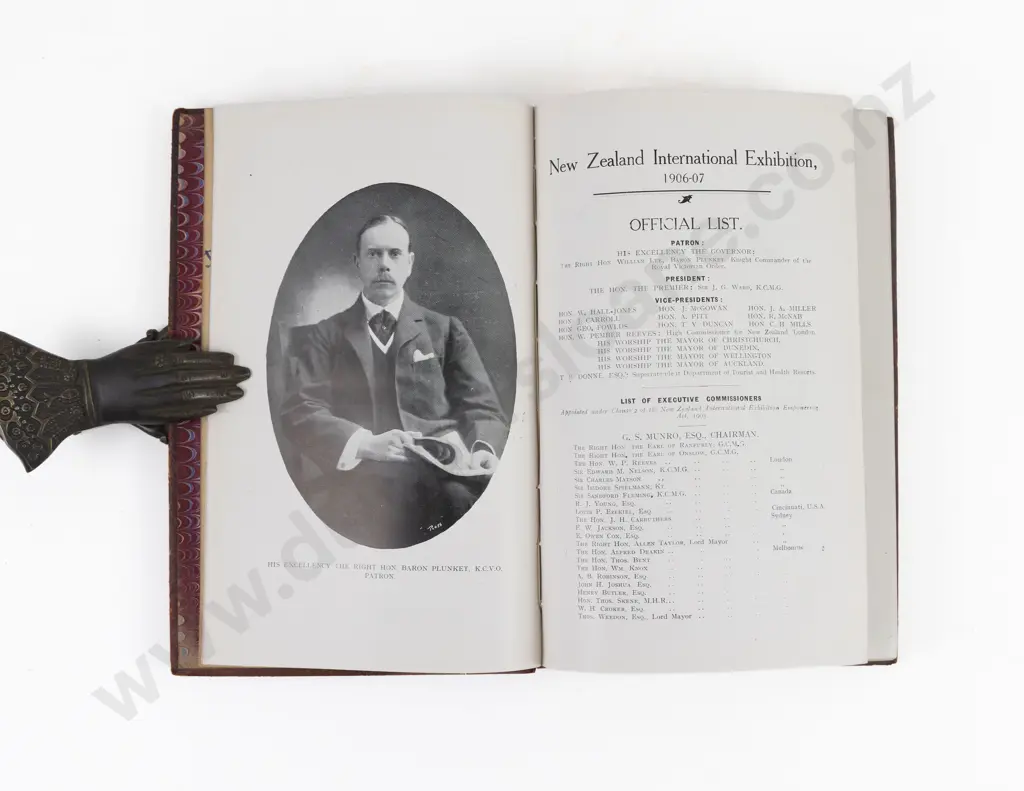 (-) Official Catalogue And Souvenir of the New Zealand International Exhibition 1906-1907 Image 1++