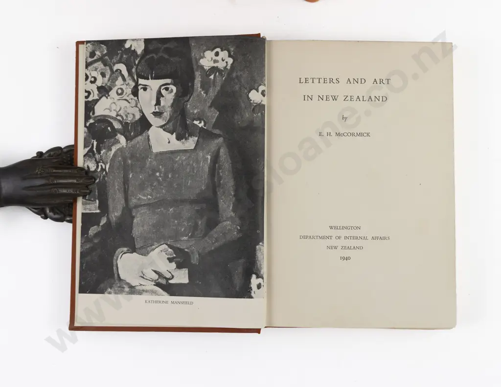 A Complete Set Of 11 New Zealand Centennial Surveys Books, 1940 Image 1++
