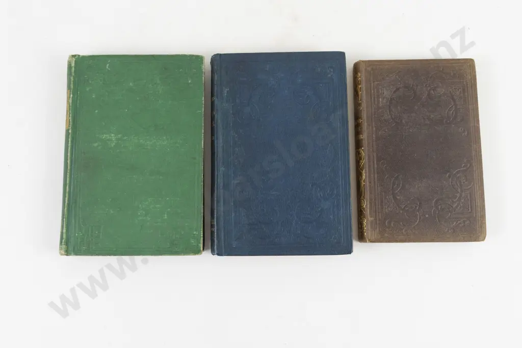 3 Hawaiian Volumes Image 1++