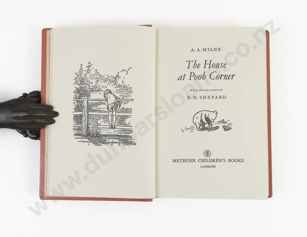 Milne A A - The House at Pooh Corner Image 1++