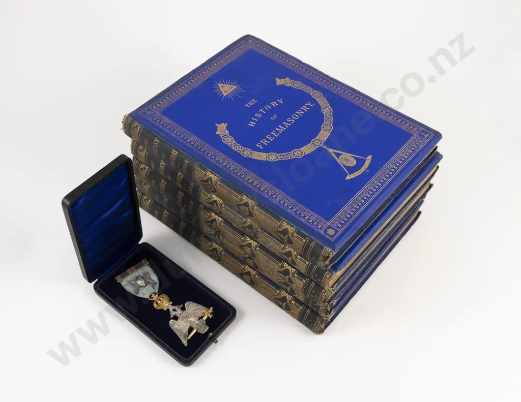 Gould, Robert Freke, The History Of Freemasonry (5 Vols of 6) plus Cased Medallion Image 1++
