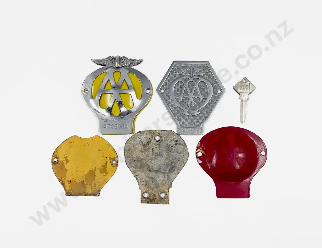 British Automobile Association AA Chrome Plated Car and Lorry Badges and Locker Key Image 1++