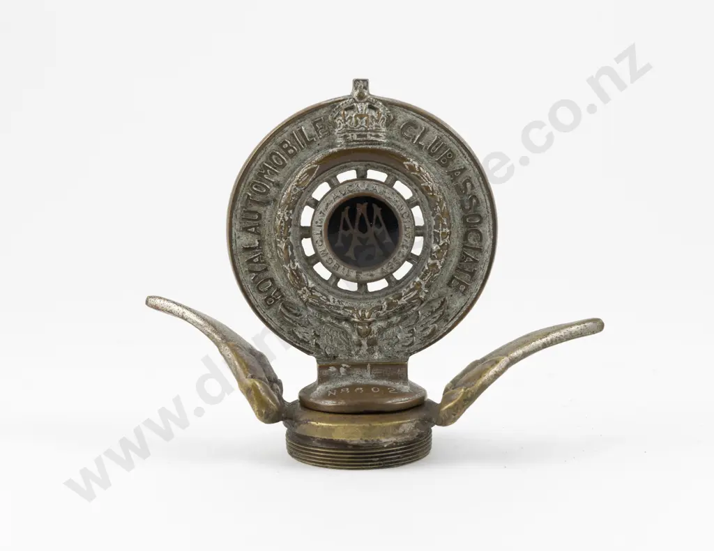 Vintage AAA Royal Automobile Club Associate Auckland Car Badge Image 1++