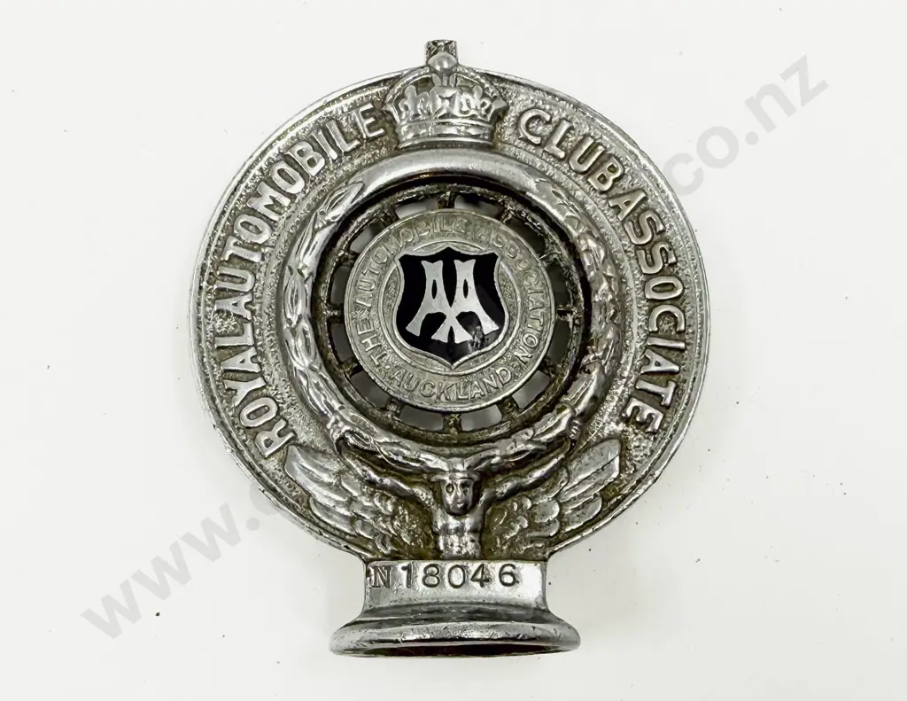 Vintage AA Royal Automobile Club Associate Auckland Car Badge Image 1++