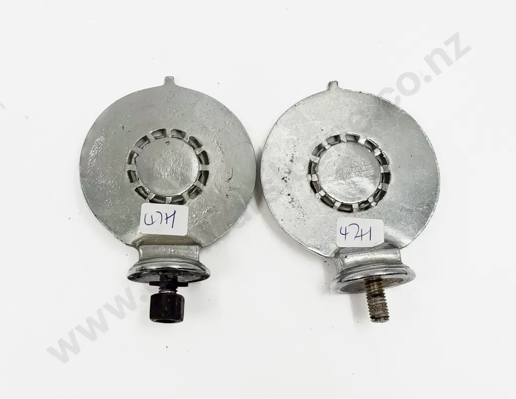 Two Vintage AA Royal Automobile Club Associate Auckland Car Badges Image 1++