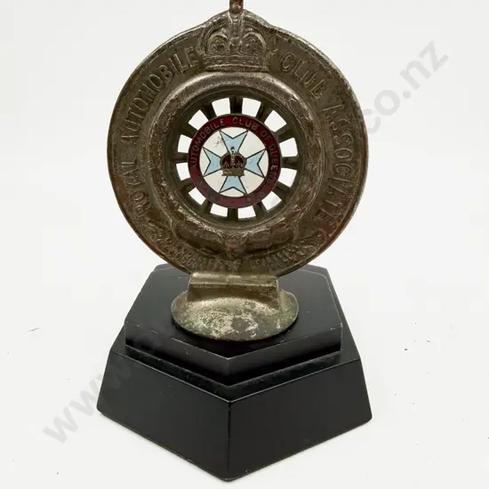 Vintage Royal Automobile Club Associate Queensland Pedestal Mounted Badge