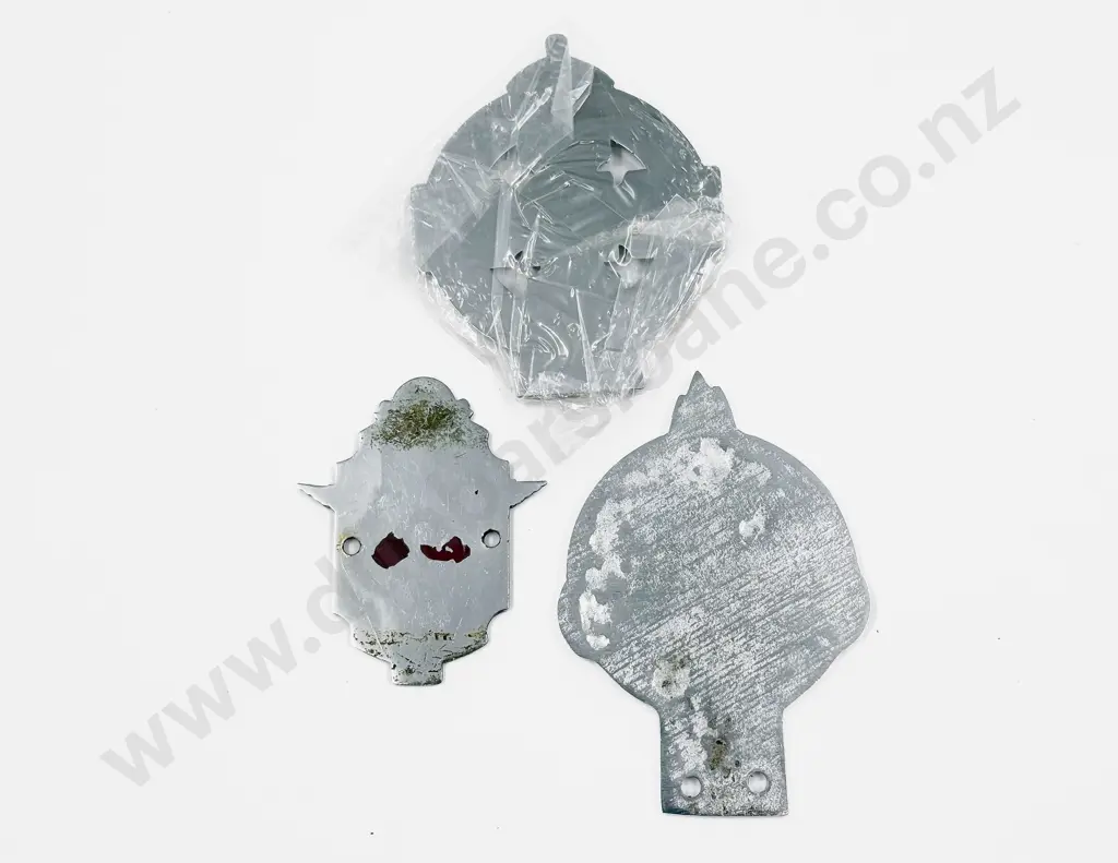 Three Irish Automobile Club Badges Image 1++