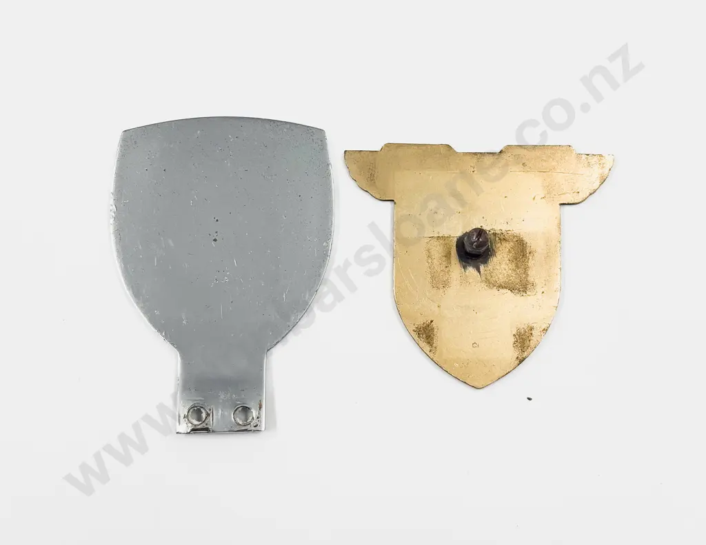 Reproduction Brooklands Car Badge and BARC #4684 Badge Image 1++