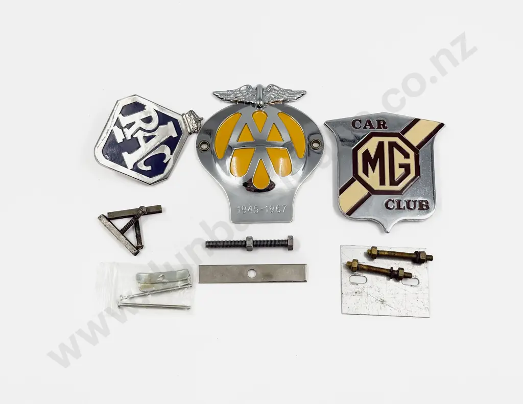 MG Car Club Enamelled Car Badge with AA 1945-1967 and RAC Badges Image 1++