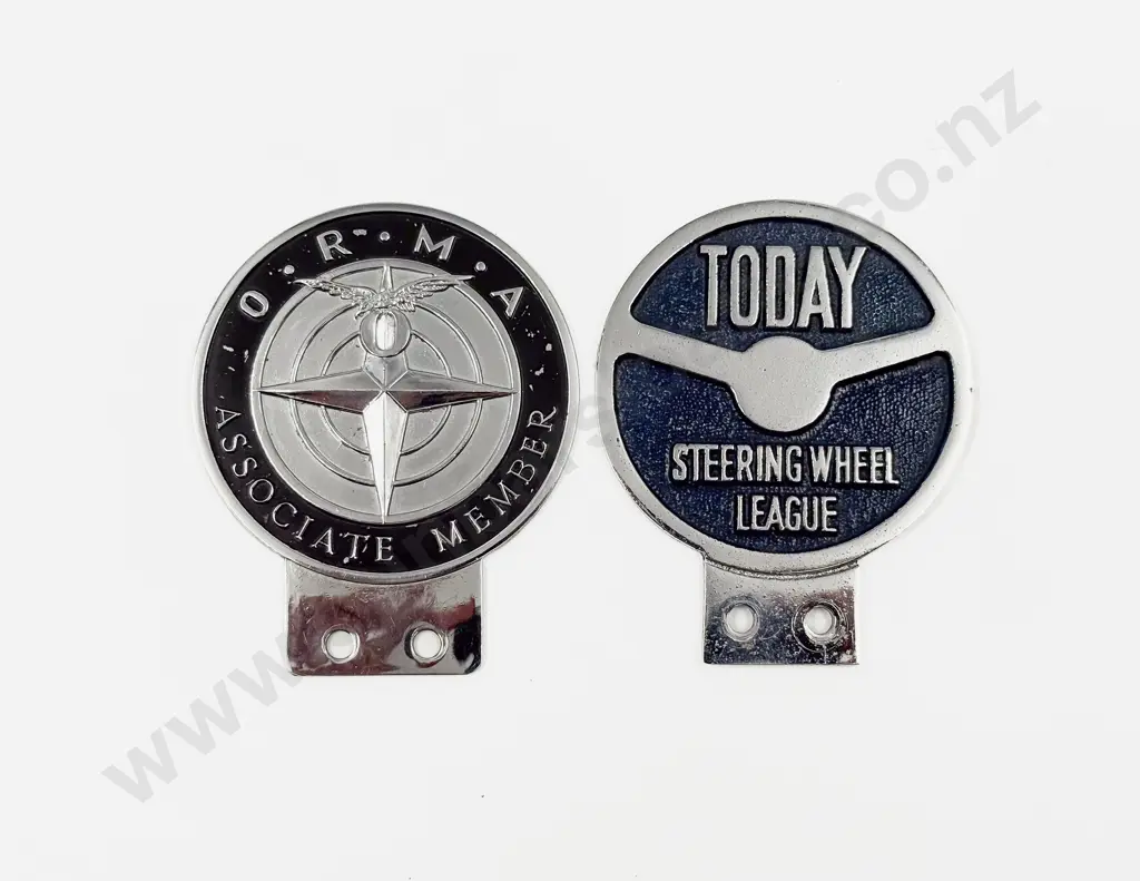 British Motor Club Badges - Today Steering Wheel League and C1960s Owen Racing Motor Associate Member Badge Image 1++
