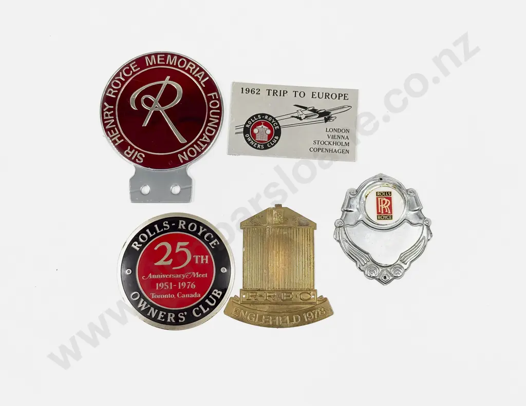 Sir Henry Royce Memorial Fountain Car Badge with Four Various Plaques Image 1++
