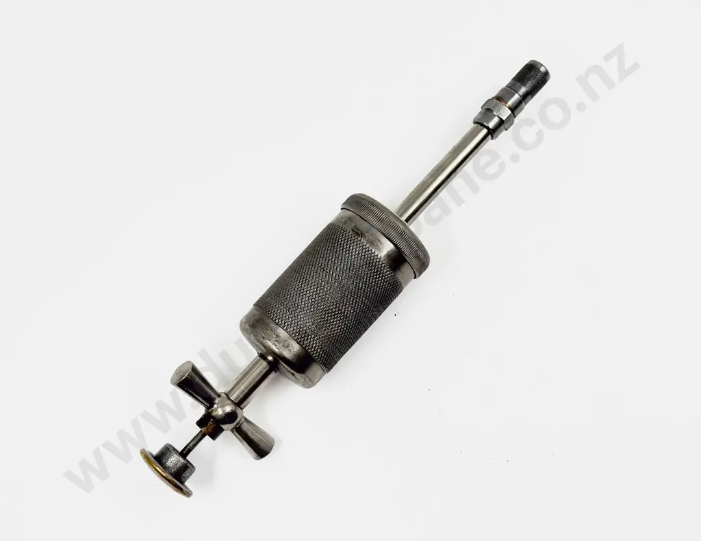 Rolls Royce Grease Gun with Autoram Action – Unigun Patent Image 1++