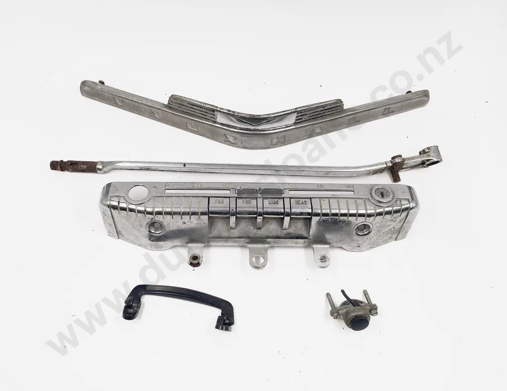 American Vintage Chrome Plated Dashboard Control Panel and Single Wiper Blade Mount Image 1++