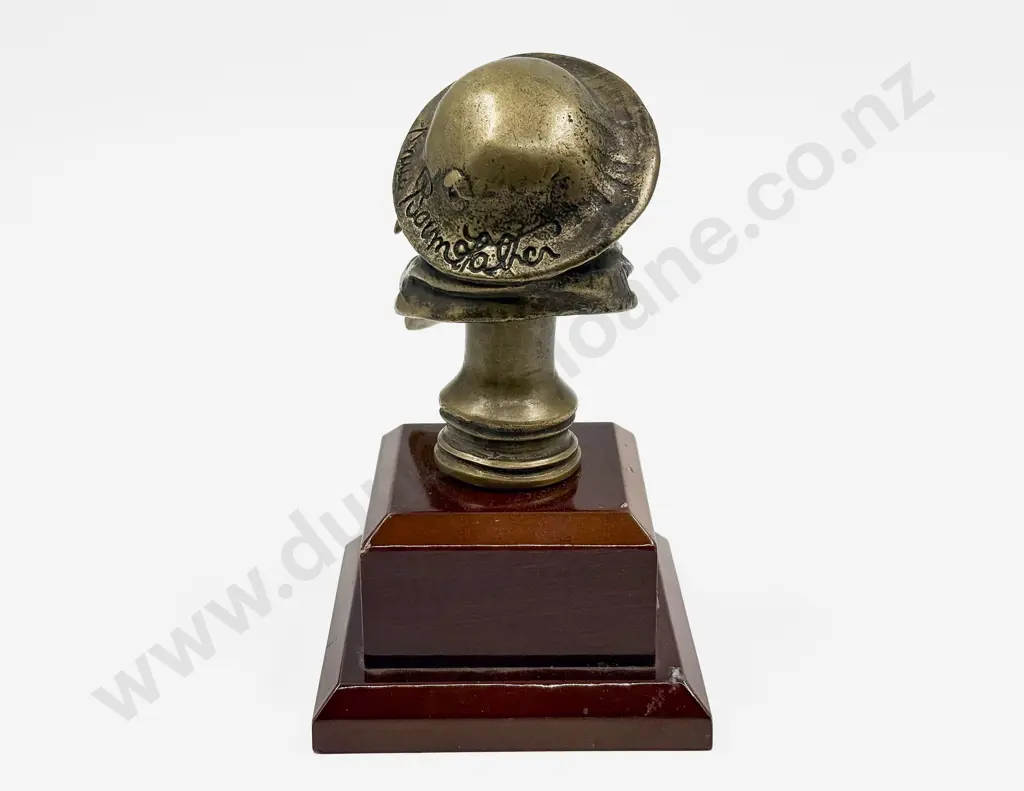 'Old Bill' Bronze Mascot Image 1++