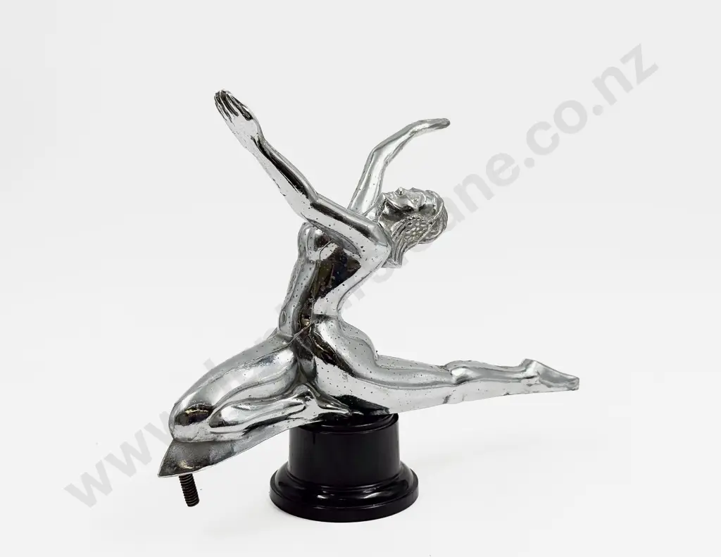 C1940s-50s Nude Dancing Woman Hood Ornament Image 1++