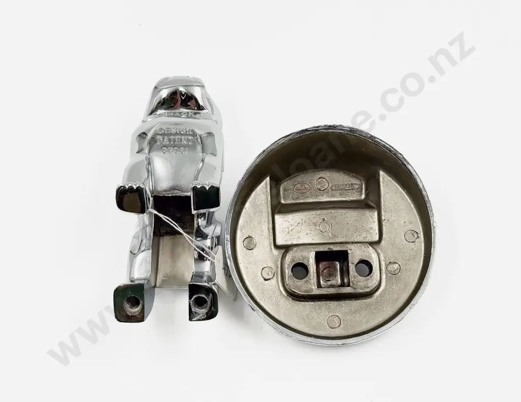 Mack Truck Bulldog Mascot Image 1++