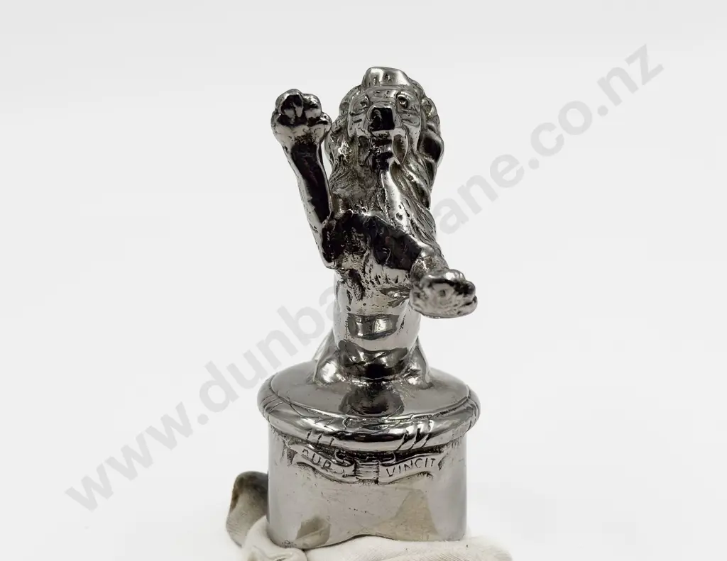 Franklin Lion 'Aura Vinci' Car Hood Ornament Image 1++