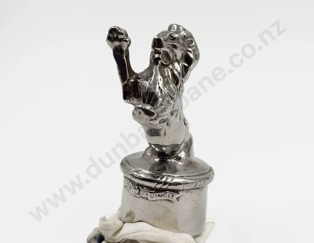 Franklin Lion 'Aura Vinci' Car Hood Ornament Image 1++