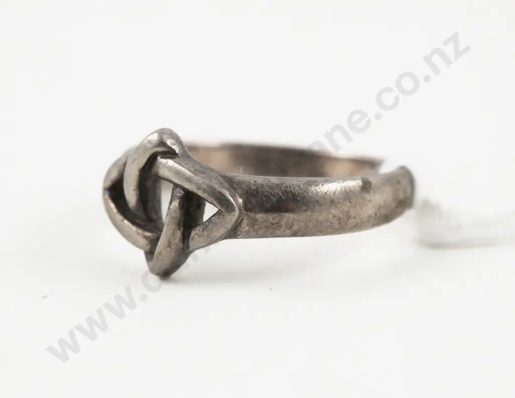 S/S Celtic Trinity Knot Ring Image 1++