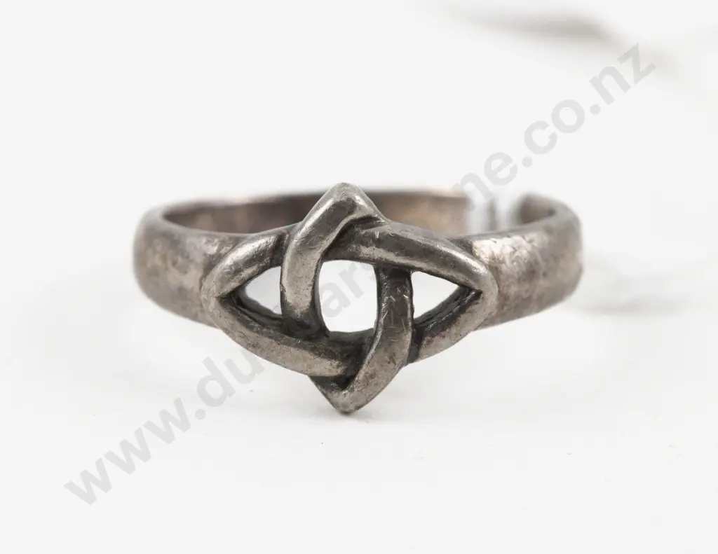 S/S Celtic Trinity Knot Ring Image 1++