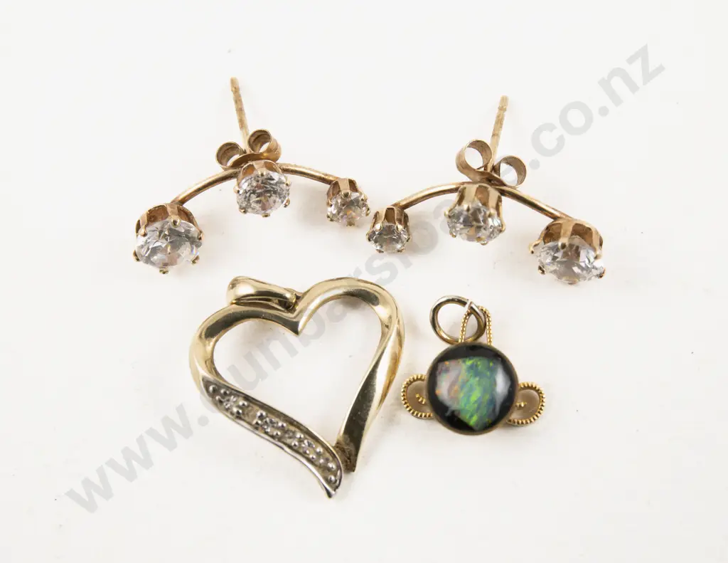 Pair 9ct Three Stone Cubic Zirconia Earrings Image 1++
