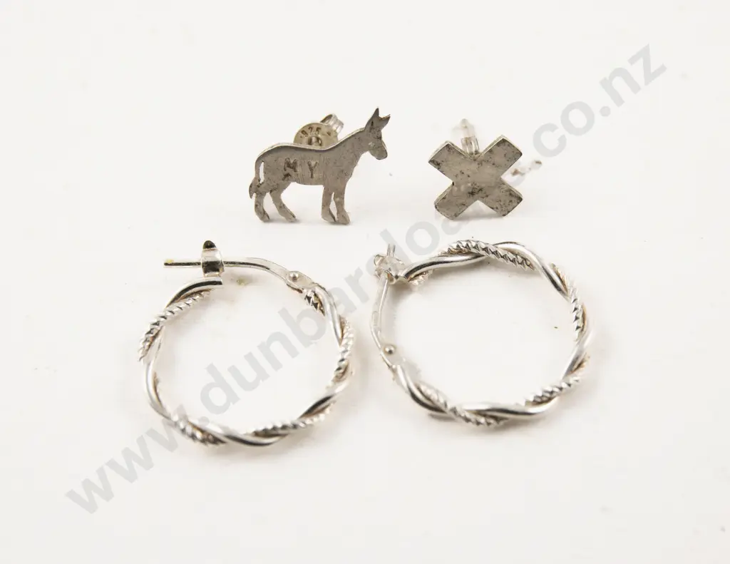 Two Pairs of S/S Earrings Image 1++