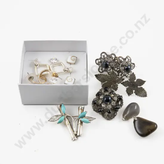 Collection of Assorted Vintage and Modern S/S Jewellery