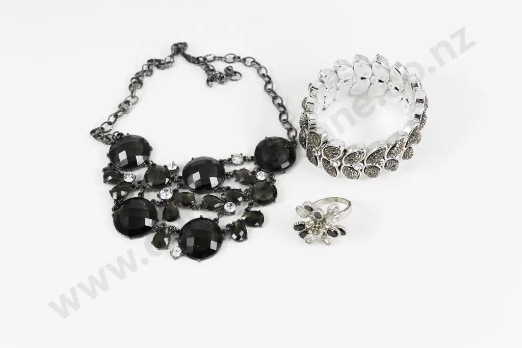 Rhinestone 'Bling' Costume Jewellery Necklace Bracelet and Ring Image 1++