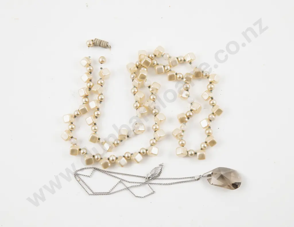 S/S Single Stone Smoky Quartz Pendant on S/S Neck Chain Image 1++