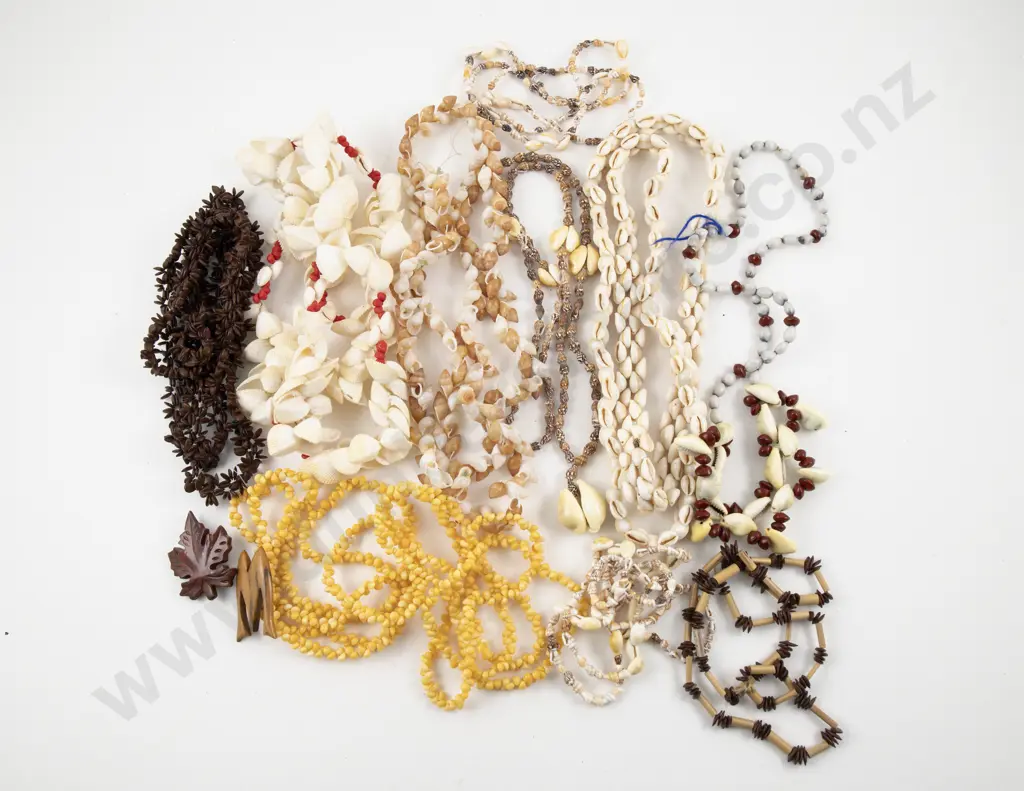 Collection of Assorted Costume Jewellery Image 1++